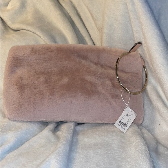 NY & Co Brand New w/ Tags Super Soft Pink Faux Fur - Picture 1 of 7